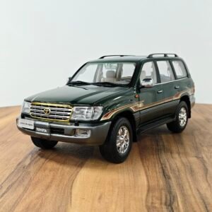 Toyota Land Cruiser VX R (Green) 1:18