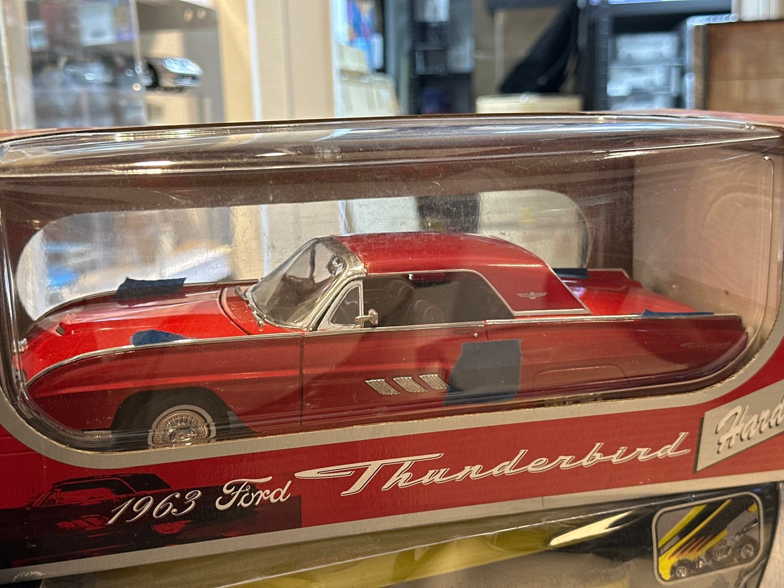 1963 Ford Thunderbird 1:18 Red