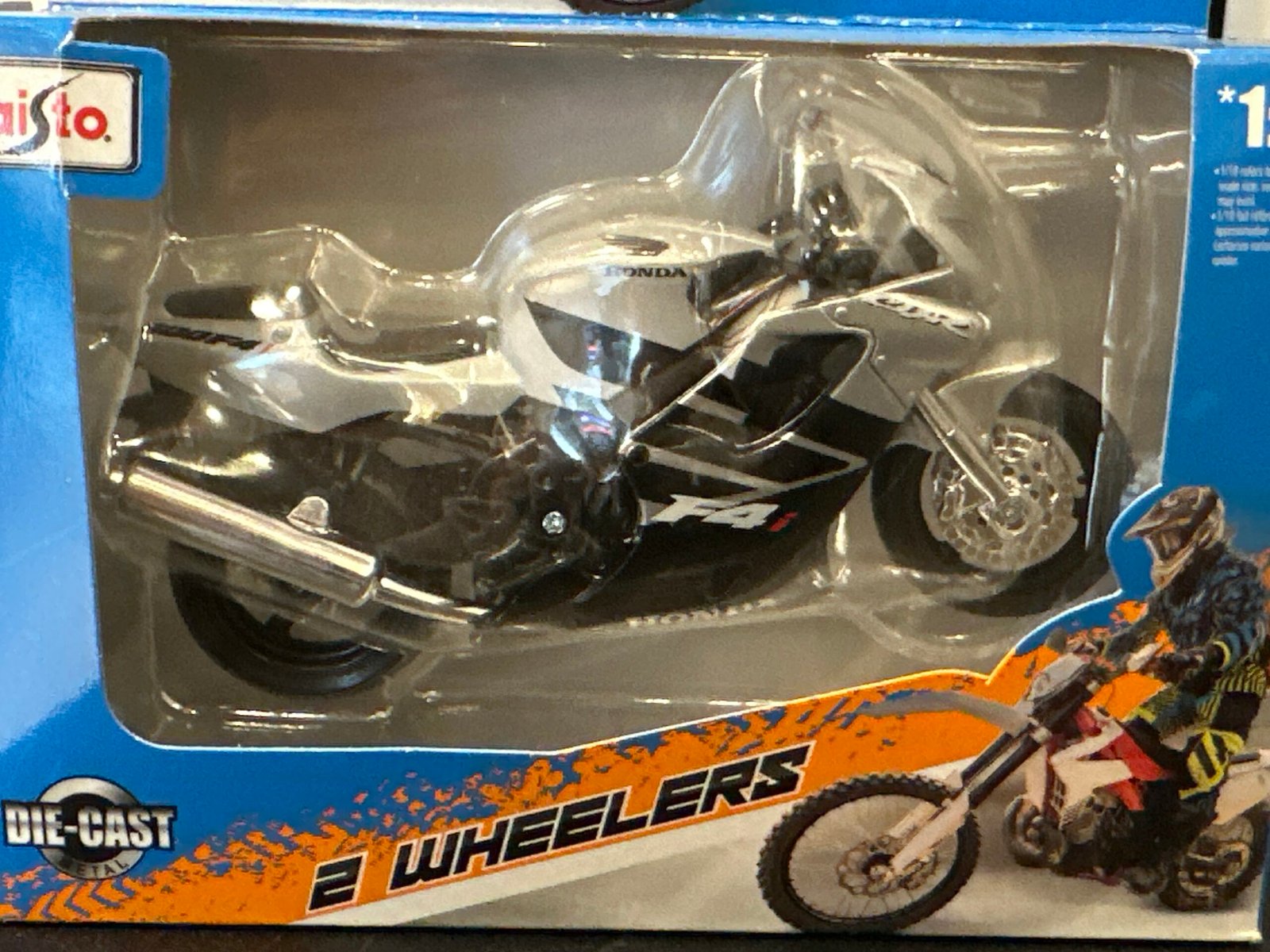 Honda F4 MotorCycles 1:18 Black & Silver