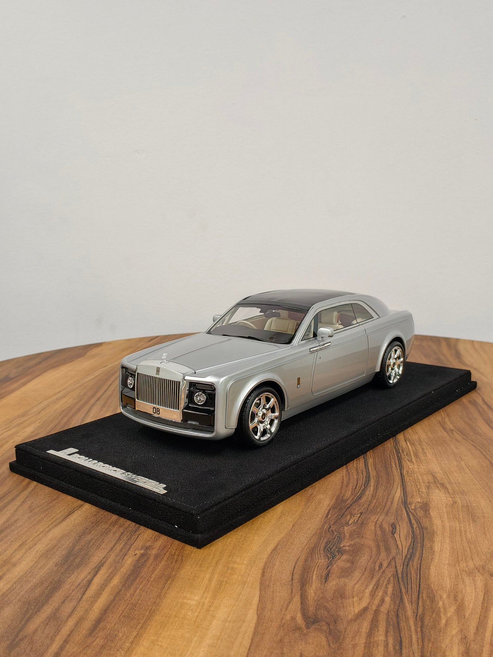 Rolls Royce Sweptail 1:18 Silver