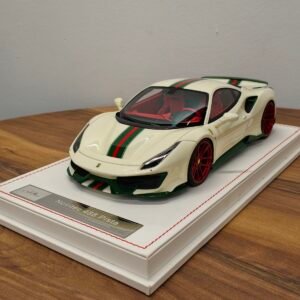 Ferrari Novetic 488 Pista 1:18 Glow in the dark green