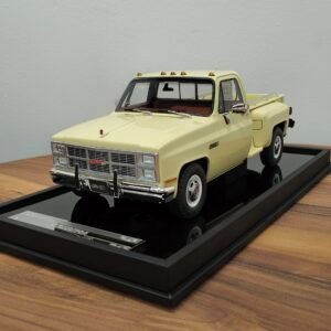 GMC Pickup Sierra Classic 1984 Desert Yellow 1:18