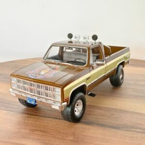 1982 GMC K-25 SIERRA GRANDE ( Brown) Scale 1/18