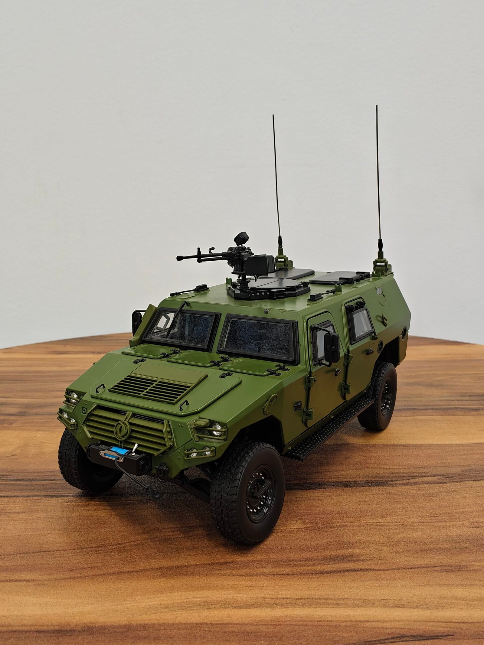Dongfeng Warrior Military SUV’S (GREEN) SCALE 1/18