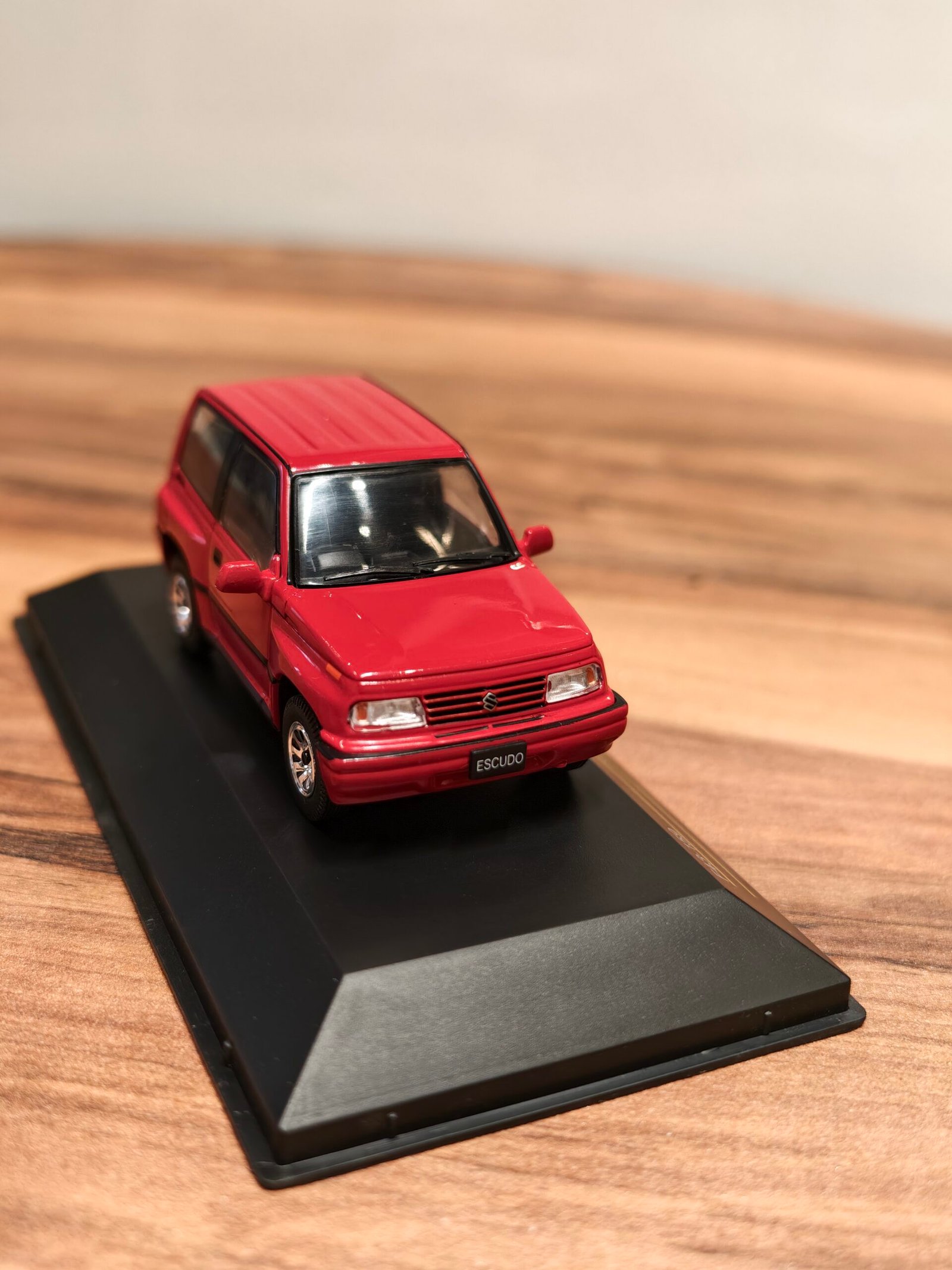 Suzuki Escudo 1992 Red 1:43
