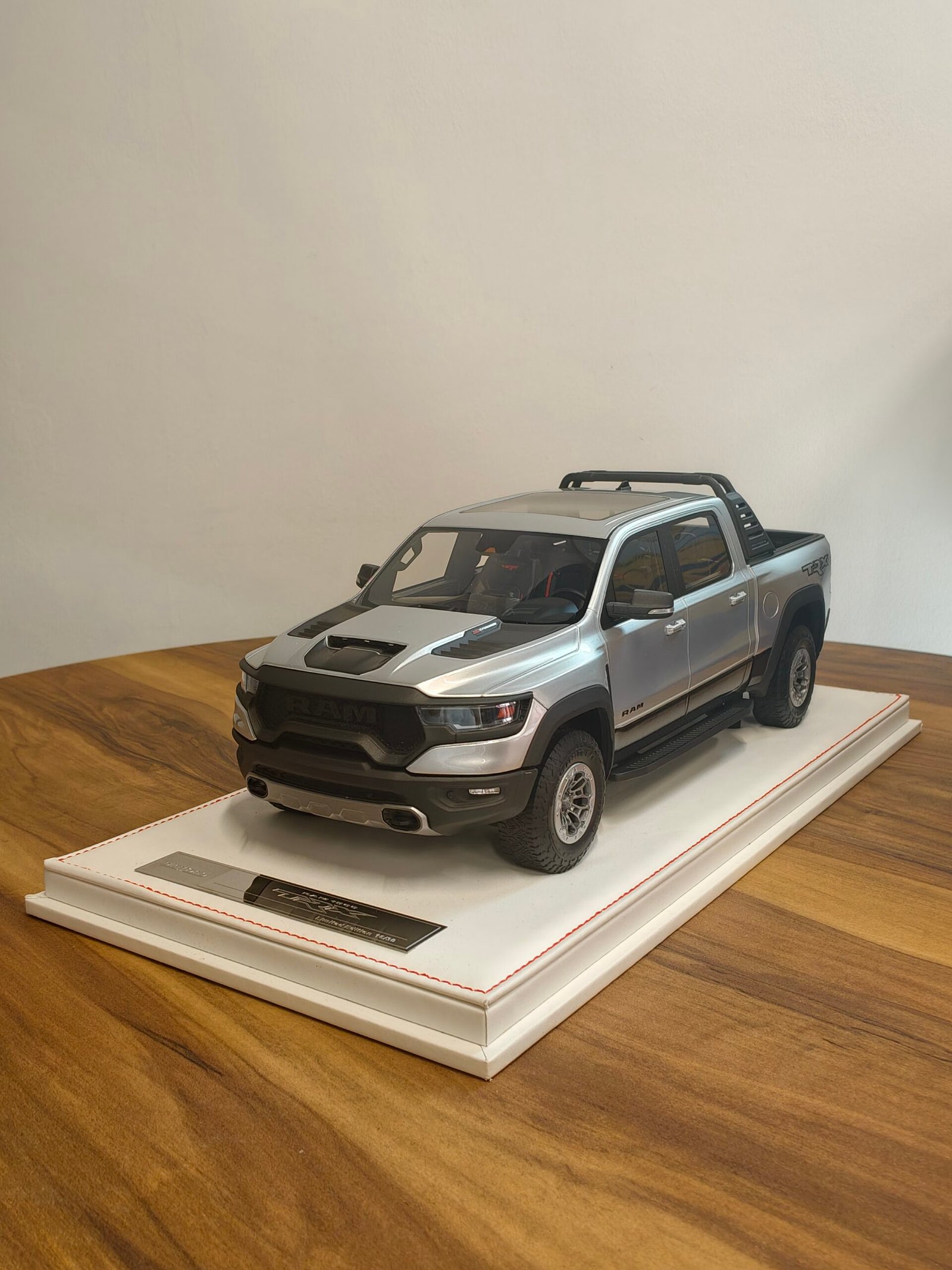 Dodge Ram TRX 1500 [Silver] Scale 1/18 Limited (30 pcs)